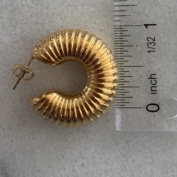 Gold Tube Textured Vintage Style Hoop Earrings Brand New - Picture 2 of 3